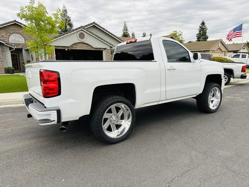 White 2018 Chevrolet Silverado 1500 2LT