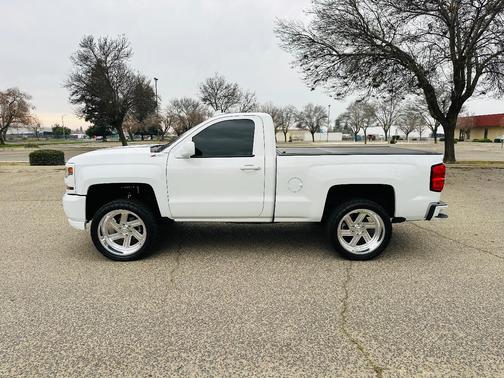 White 2018 Chevrolet Silverado 1500 2LT