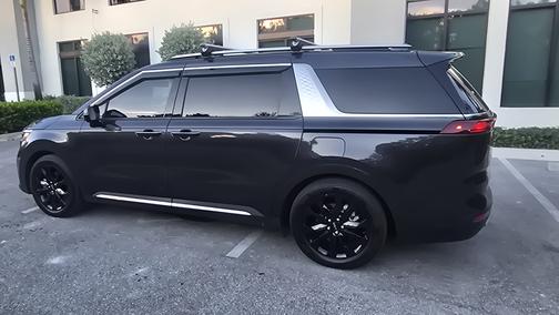 2023 Kia Carnival SX