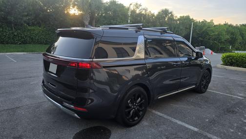 2023 Kia Carnival SX