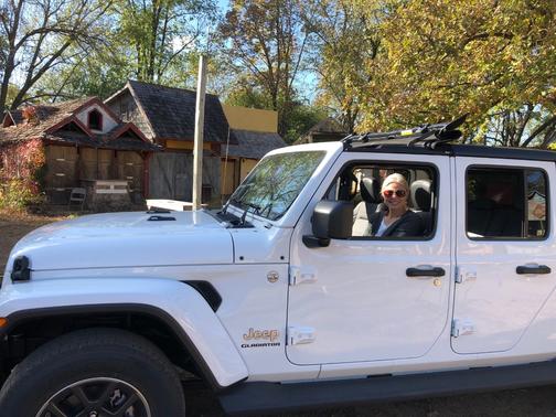 White 2020 Jeep Gladiator Overland