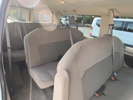 2012 Ford E350 Super Duty XLT
