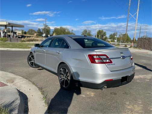 2015 Ford Taurus Limited