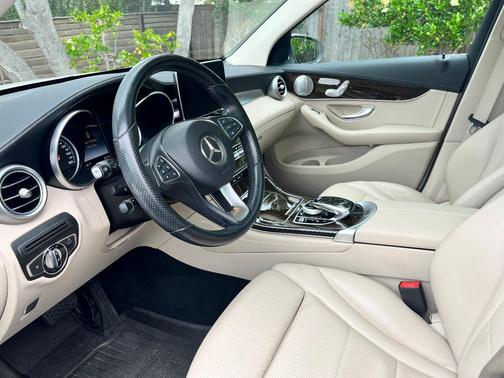 White 2016 Mercedes-Benz GLC 300 4MATIC