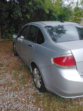 Gray 2009 Ford Focus SEL