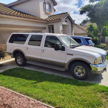 White 2002 Ford Excursion Limited