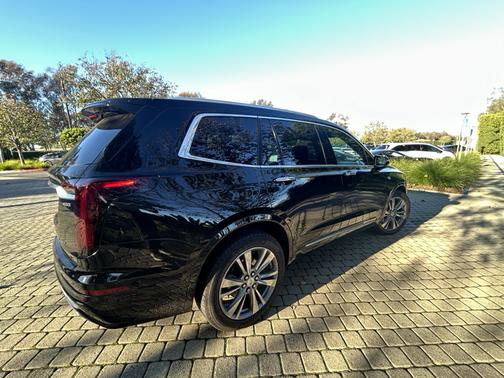 2024 Cadillac XT6 Premium Luxury FWD