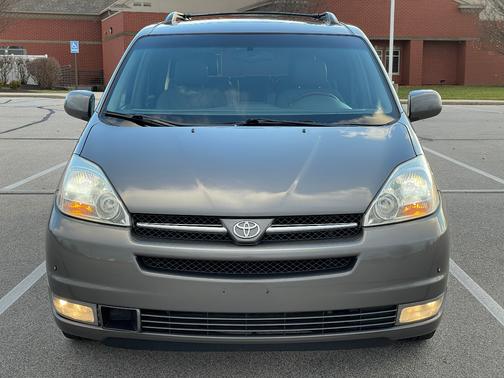 2005 Toyota Sienna XLE Limited