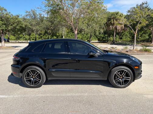 2021 Porsche Macan Macan