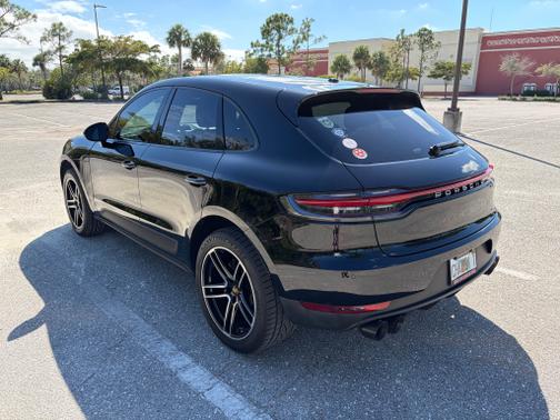 2021 Porsche Macan Macan