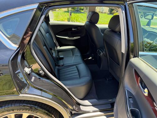 Black 2017 INFINITI QX50 Base