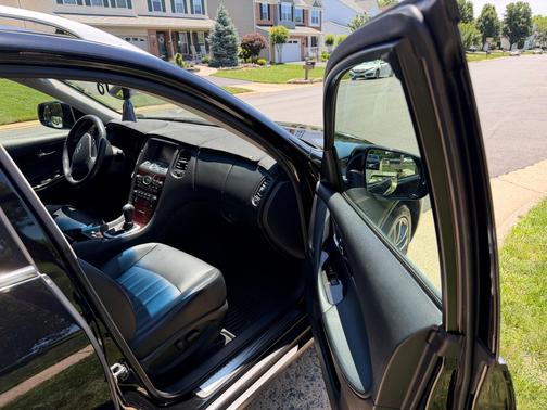 Black 2017 INFINITI QX50 Base