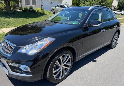 Black 2017 INFINITI QX50 Base