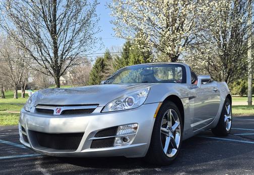 Silver 2008 Saturn Sky Base