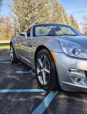 Silver 2008 Saturn Sky Base