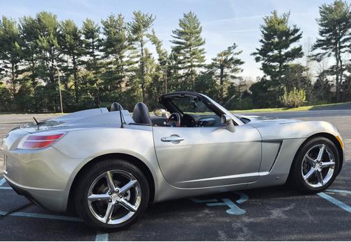 Silver 2008 Saturn Sky Base