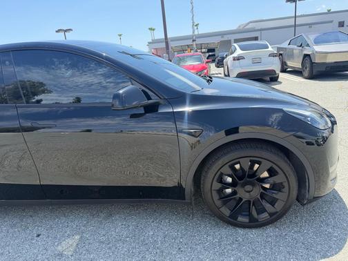 Black 2023 Tesla Model Y Long Range