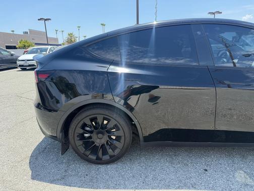 Black 2023 Tesla Model Y Long Range