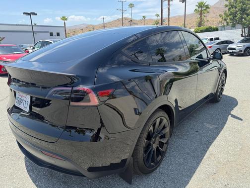 Black 2023 Tesla Model Y Long Range