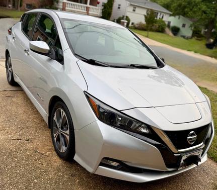 Silver 2018 Nissan Leaf SV