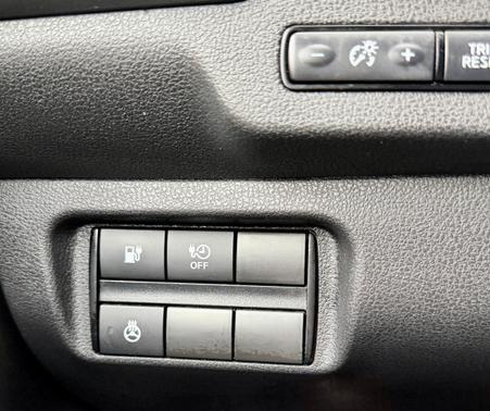 Silver 2018 Nissan Leaf SV