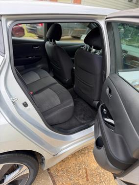 Silver 2018 Nissan Leaf SV