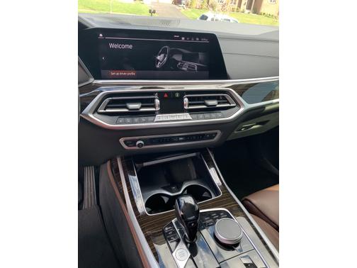 Photo 4 of 9 of 2020 BMW X7 xDrive40i