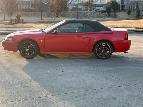 2000 Ford Mustang Base