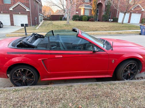 2000 Ford Mustang Base