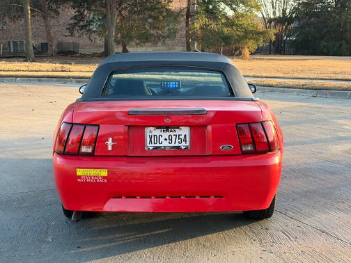 2000 Ford Mustang Base