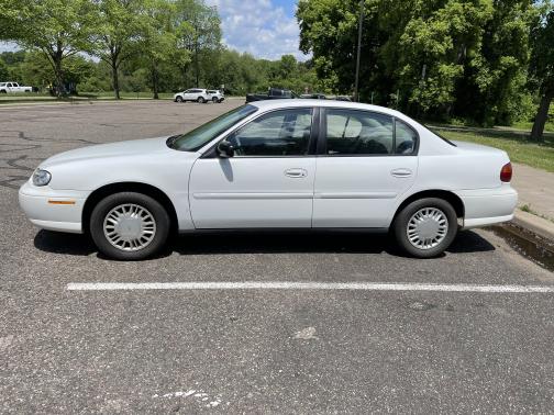 Photo 3 of 17 of 2003 Chevrolet Malibu Base