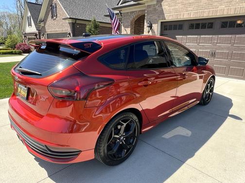 2018 Ford Focus ST Base
