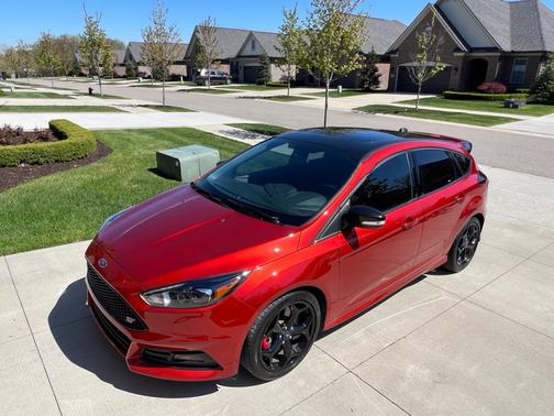 2018 Ford Focus ST Base
