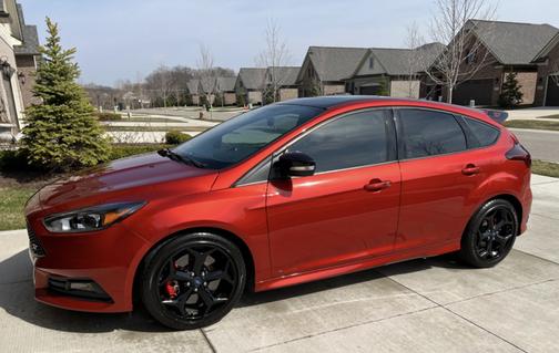 2018 Ford Focus ST Base