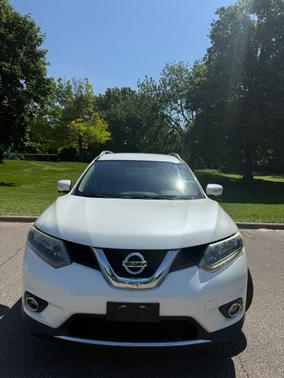 White 2015 Nissan Rogue SL
