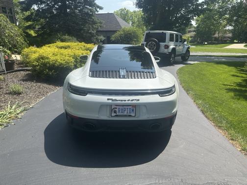 2022 Porsche 911 Carrera 4 GTS
