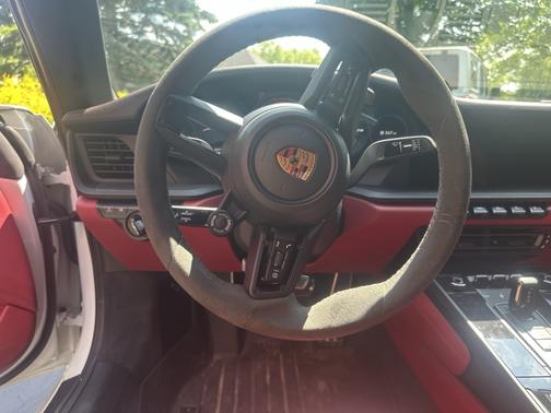 2022 Porsche 911 Carrera 4 GTS