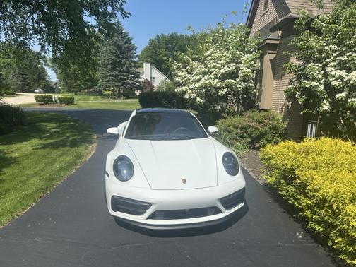 2022 Porsche 911 Carrera 4 GTS