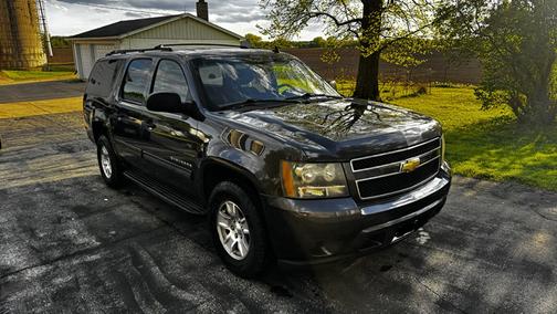 Gray 2010 Chevrolet Suburban 1500 LS