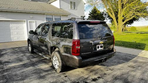 Gray 2010 Chevrolet Suburban 1500 LS