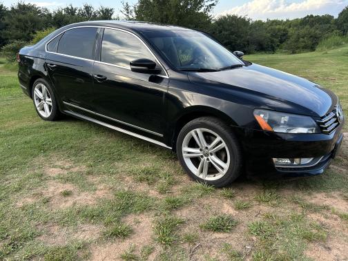2013 Volkswagen Passat 2.0 TDI SE w/ Sunroof