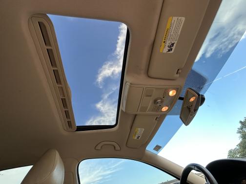 2013 Volkswagen Passat 2.0 TDI SE w/ Sunroof