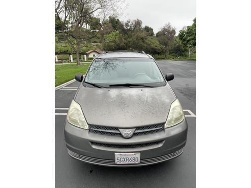 2004 Toyota Sienna LE