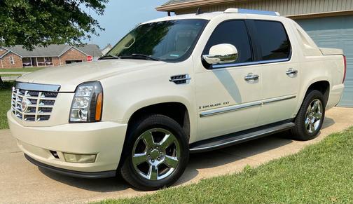 White 2007 Cadillac Escalade EXT Base
