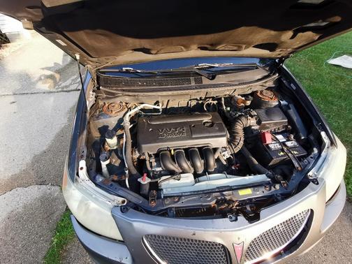 Gray 2005 Pontiac Vibe Base