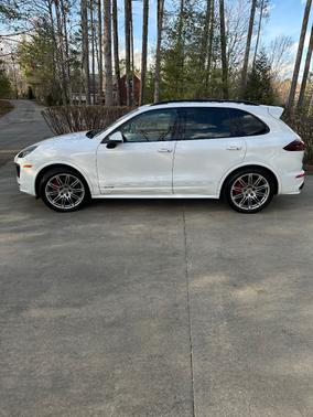 2018 Porsche Cayenne Cayenne GTS