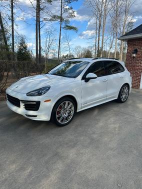 2018 Porsche Cayenne Cayenne GTS