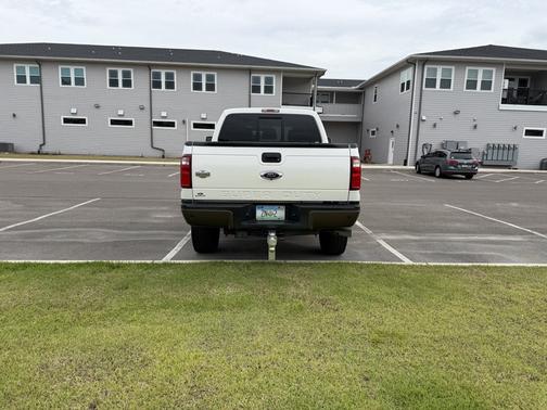 White 2016 Ford F-350 King Ranch