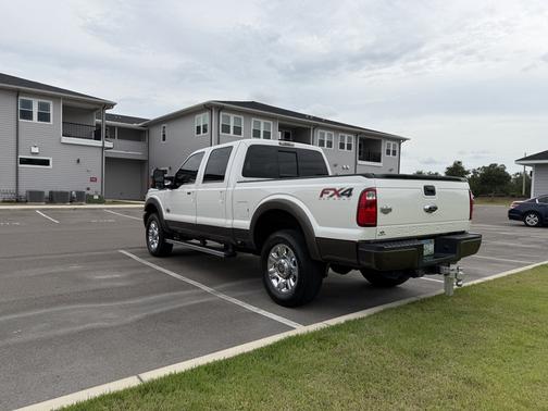 White 2016 Ford F-350 King Ranch