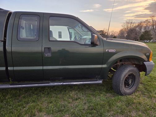 1999 Ford F-250 XL SuperCab Super Duty